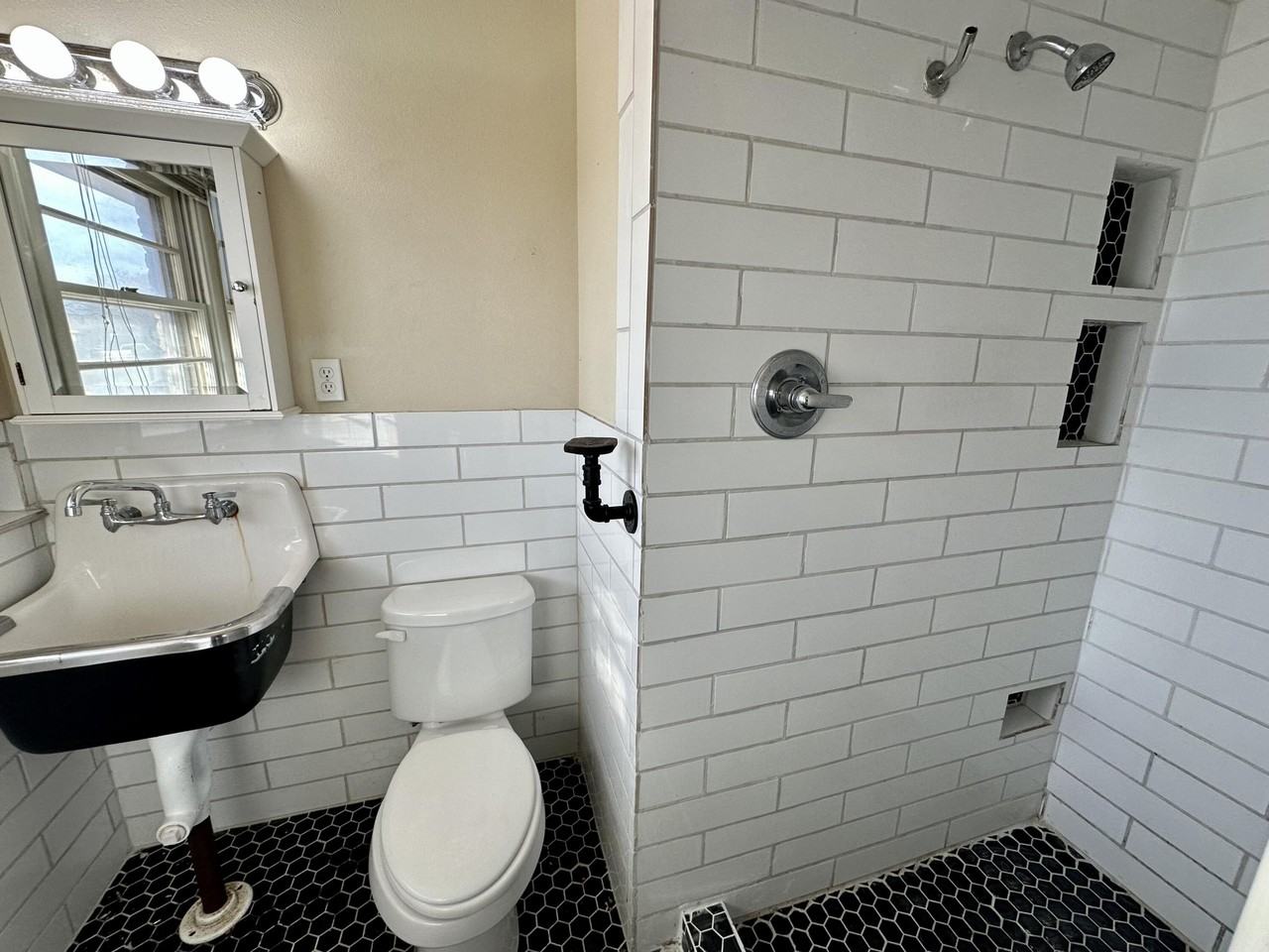 5002 46th St - Photo 6 of 11