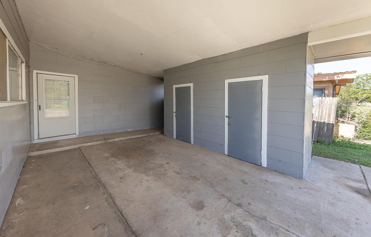 4409 44th St - Photo 2 of 22