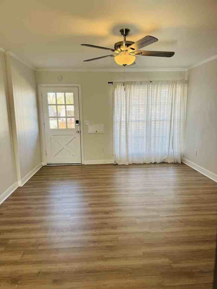 2701 27th St - Photo 2 of 17