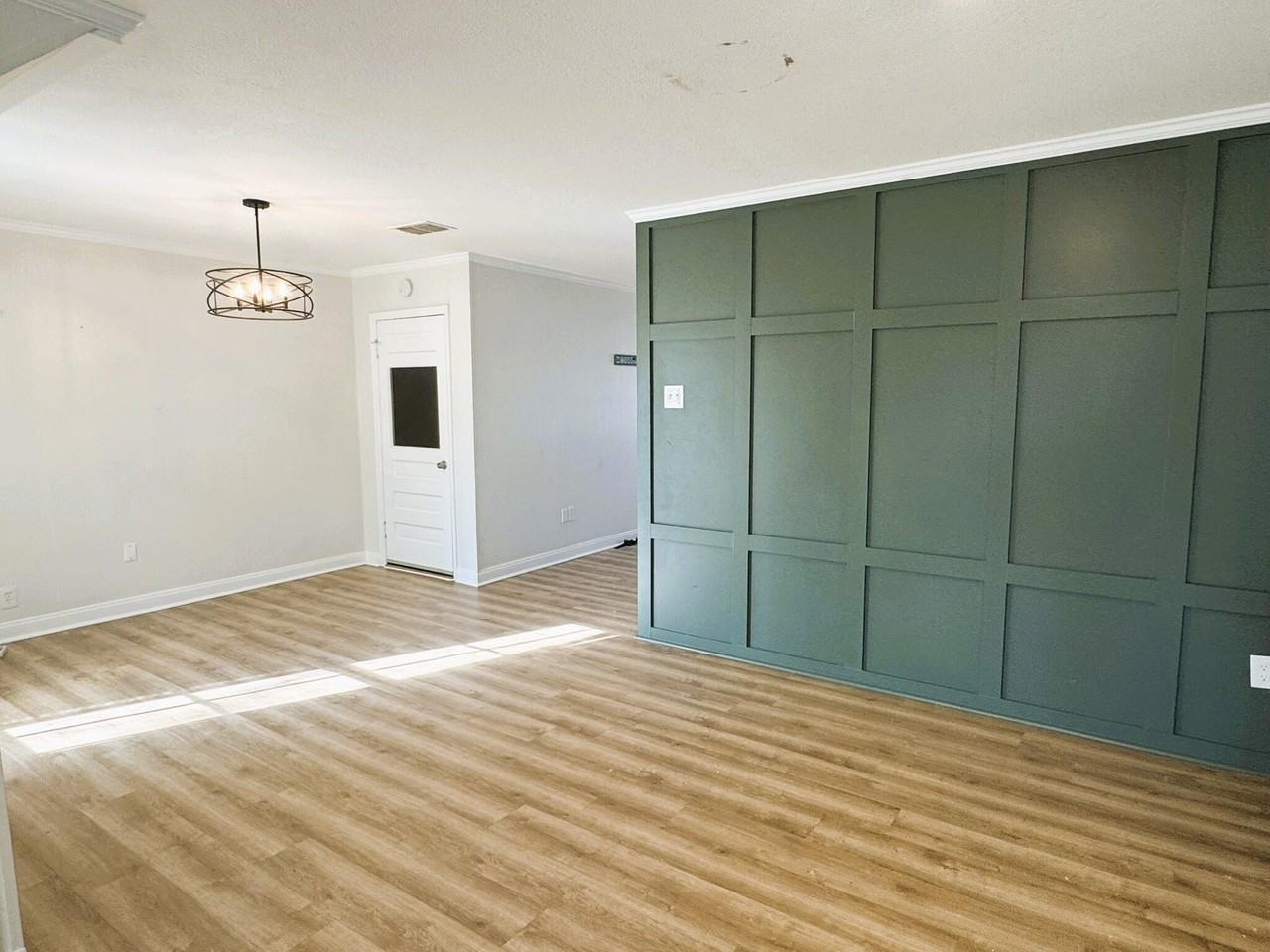 2701 27th St - Photo 4 of 17