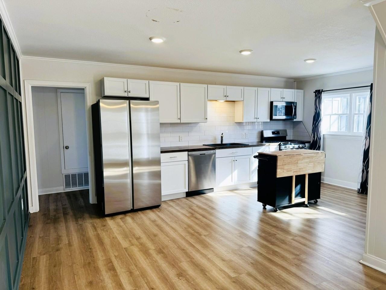 2701 27th St - Photo 5 of 17