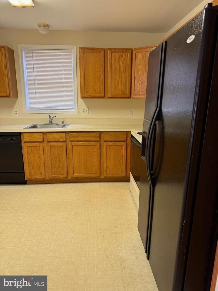 765 210th St - Photo 4 of 16