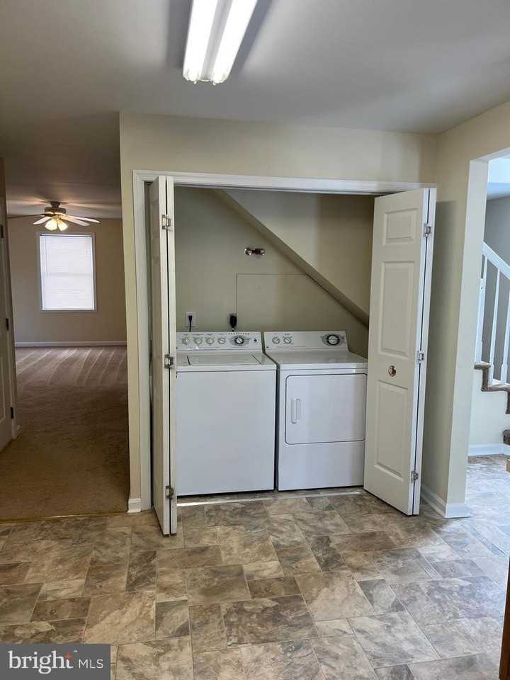 1221 Delmont Rd - Photo 4 of 23