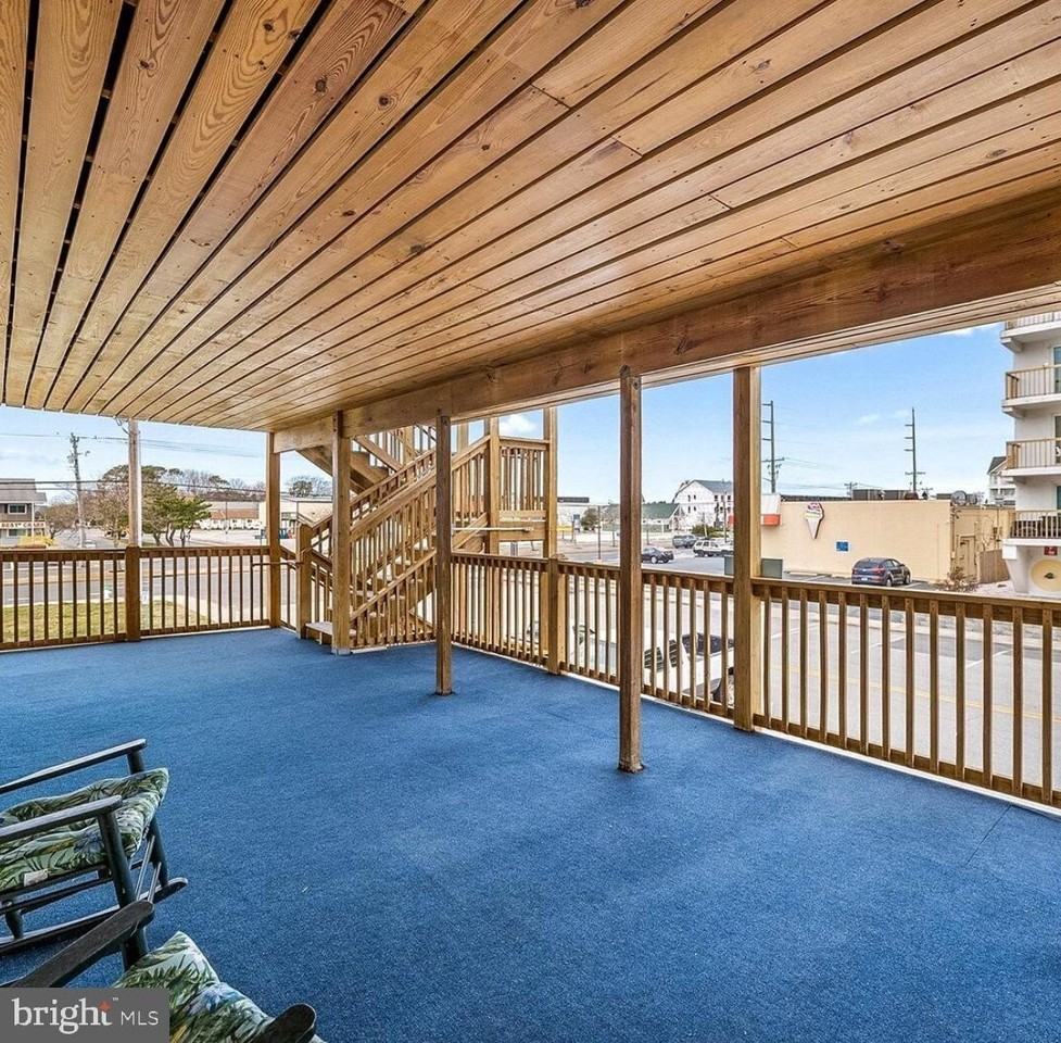 17 143rd St - Photo 2 of 13