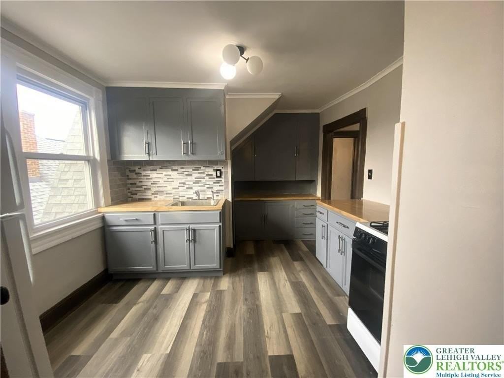 436 Wheeler Ave Apt 3 #3 - Photo 4 of 8