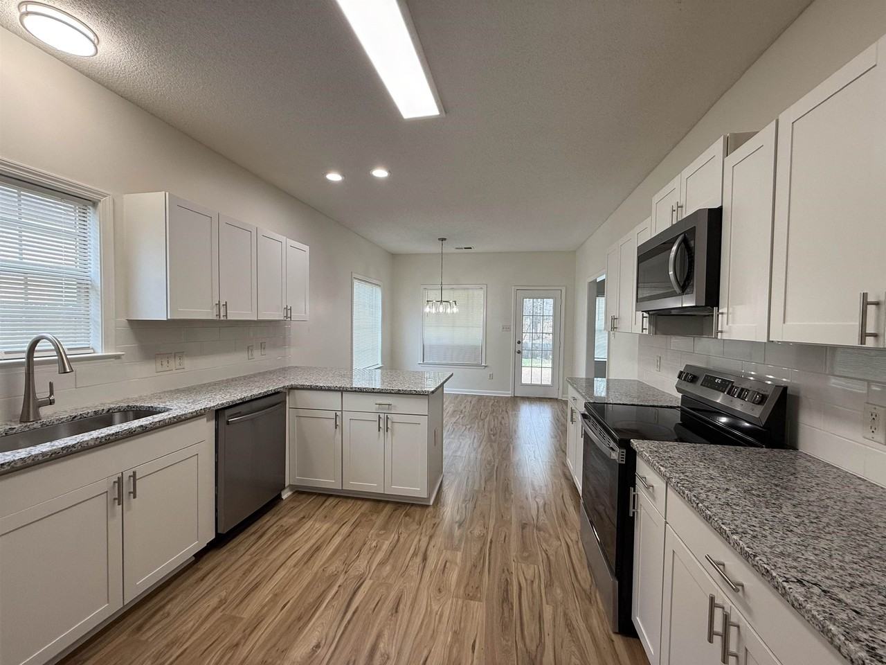 8276 Wesley Woods Cir - Photo 6 of 21