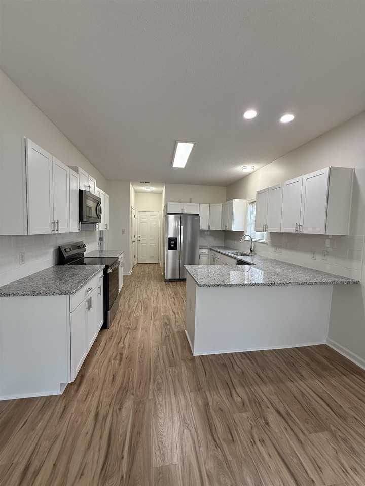 8276 Wesley Woods Cir - Photo 7 of 21