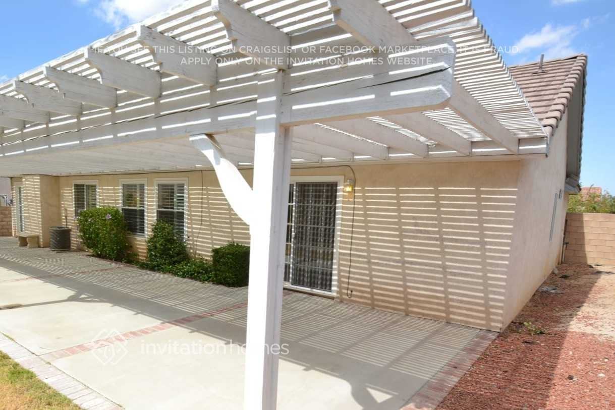 1320 Date Palm Dr - Photo 2 of 3