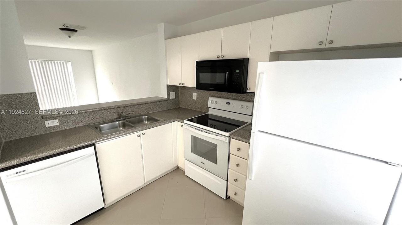 26271 Sw 135th Ave #26271 - Photo 5 of 24