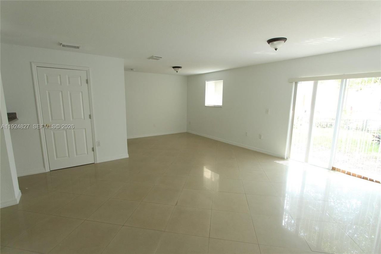 26271 Sw 135th Ave #26271 - Photo 6 of 24