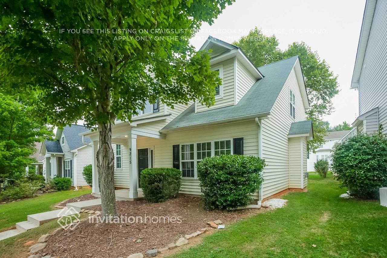 9215 Ducati Ln - Photo 3 of 12