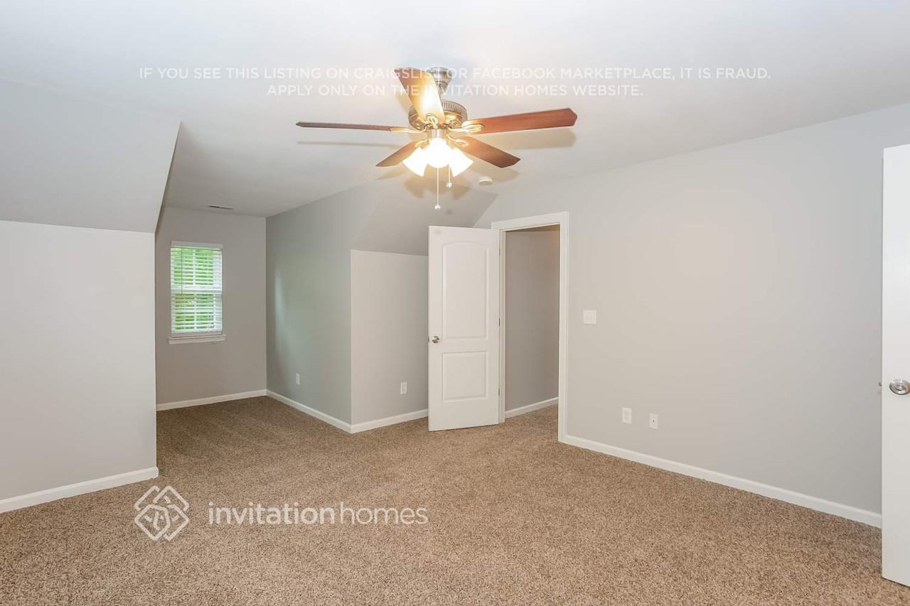 9215 Ducati Ln - Photo 4 of 12