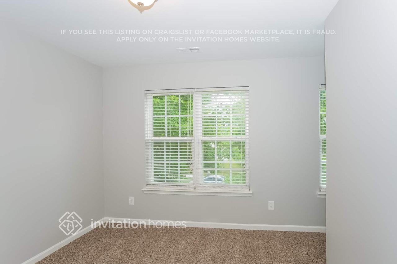 9215 Ducati Ln - Photo 6 of 12