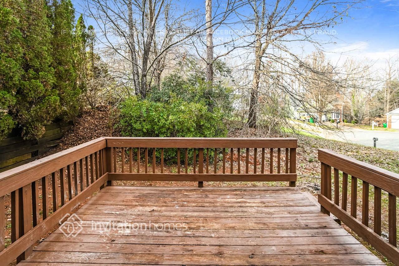 7631 Turney Rd - Photo 5 of 7