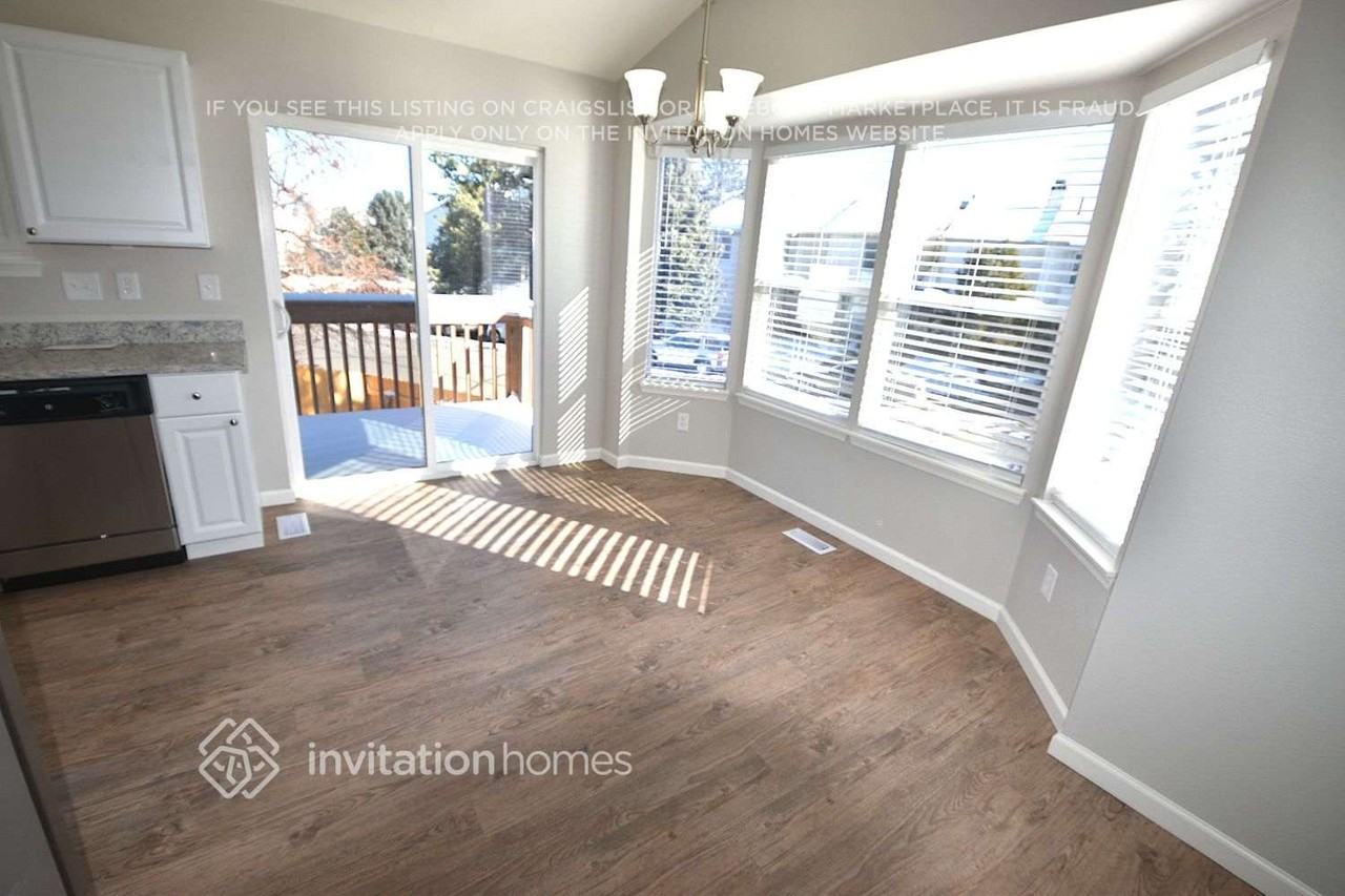 4101 S Lewiston Cir - Photo 3 of 17