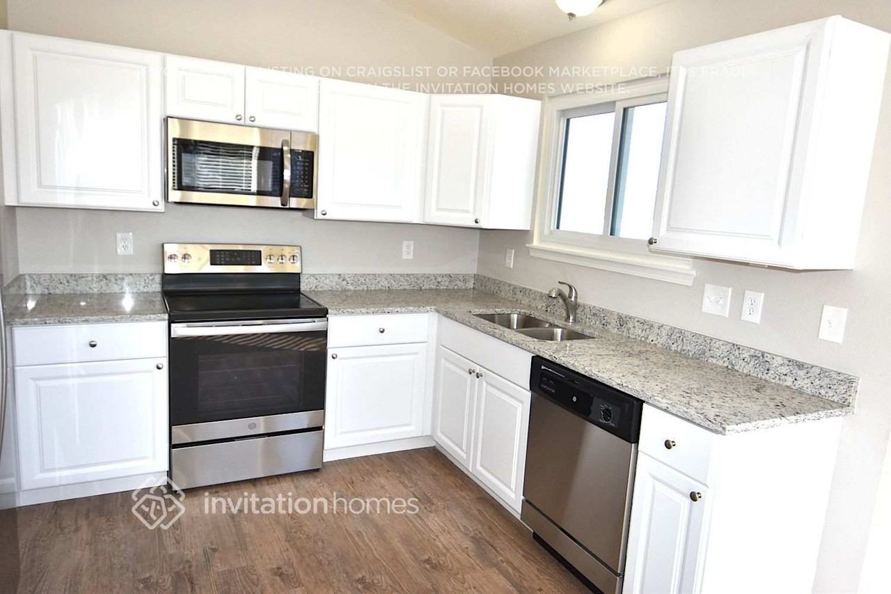 4101 S Lewiston Cir - Photo 6 of 17