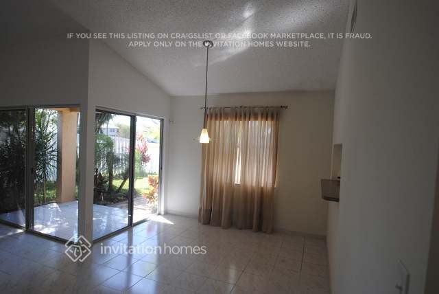 889 Nw 97th Ave - Photo 7 of 22