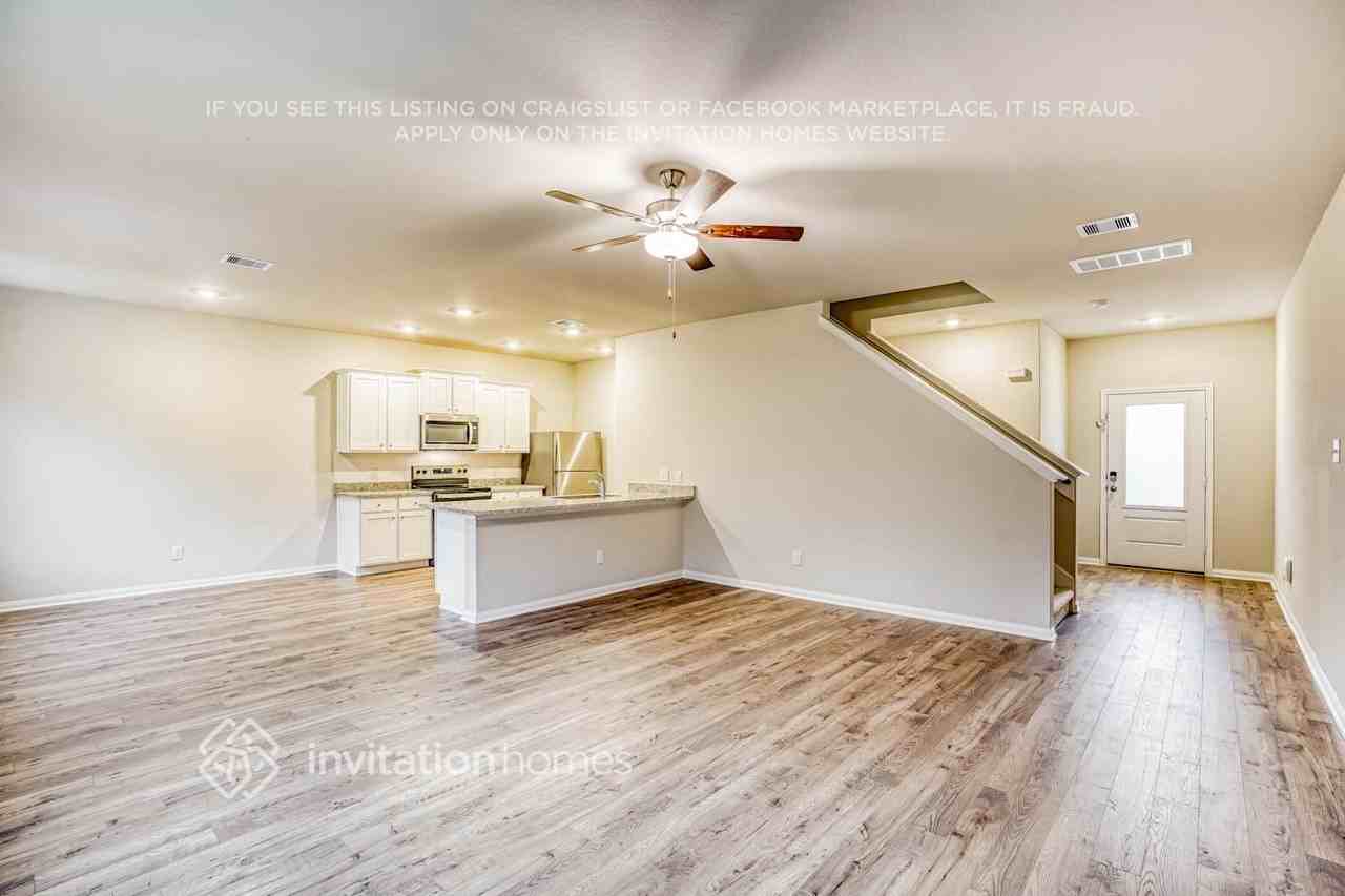 8214 Sunberry Shadow Dr - Photo 6 of 18