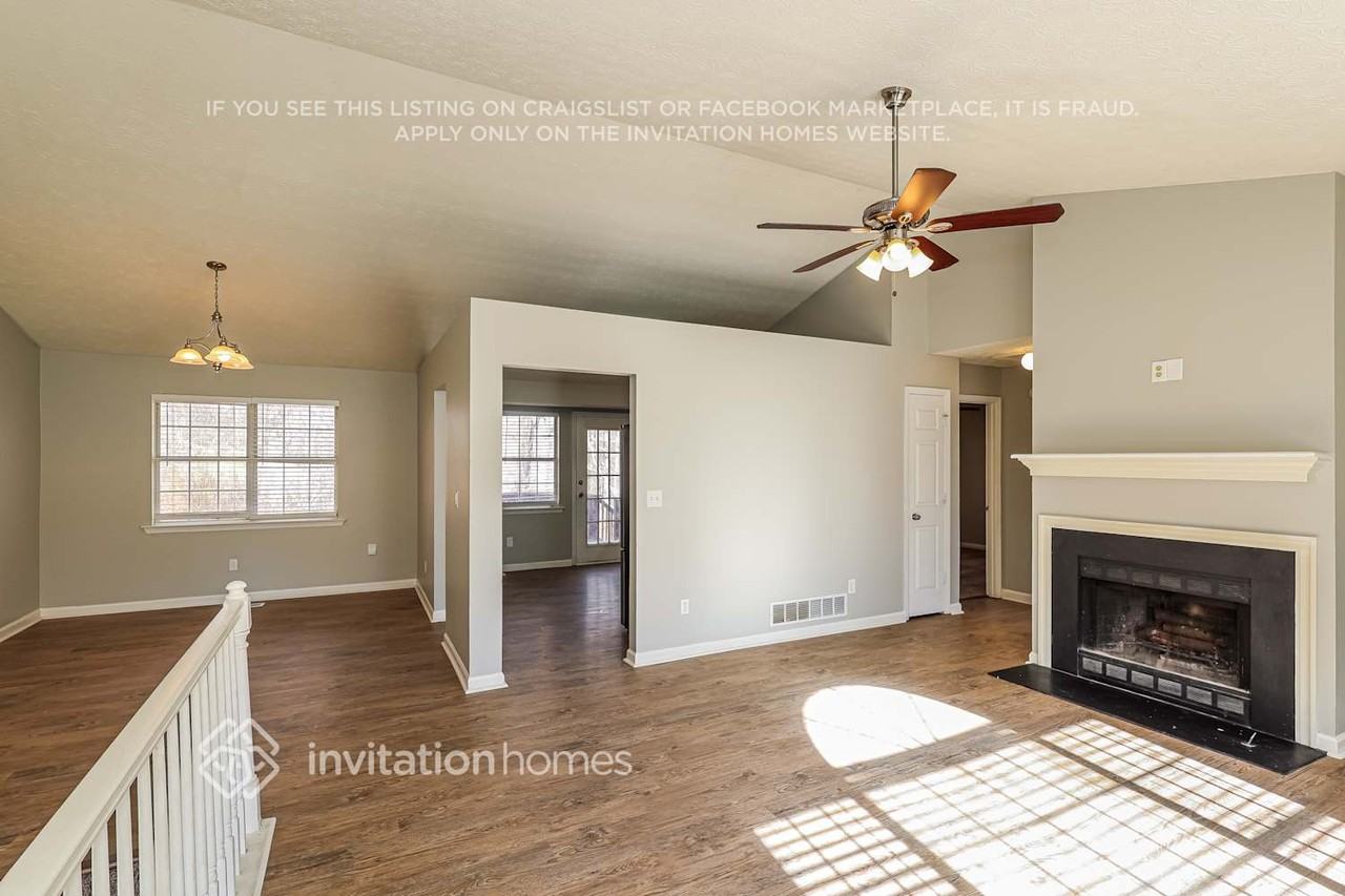 4688 Sterling Pointe Ct - Photo 5 of 18