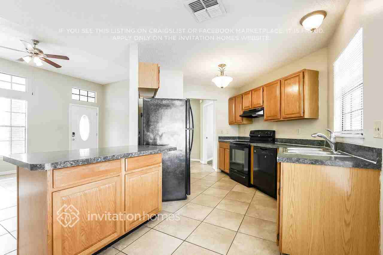 842 Lighthouse Cv - Photo 6 of 17