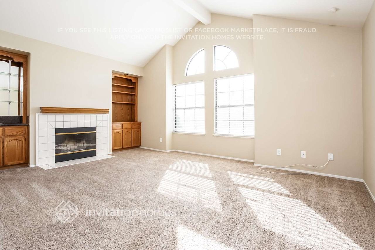 4501 Deerhorn Ct - Photo 2 of 9