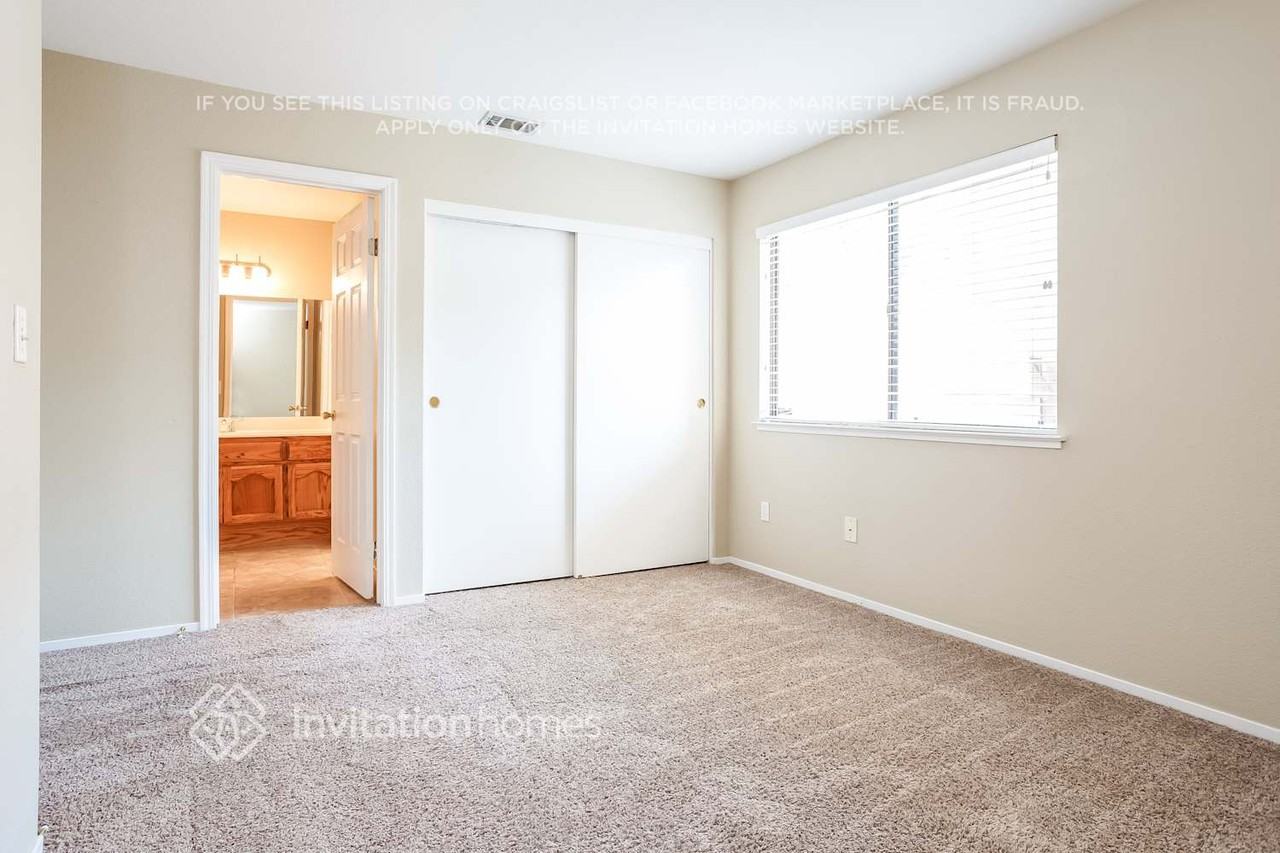 4501 Deerhorn Ct - Photo 4 of 9