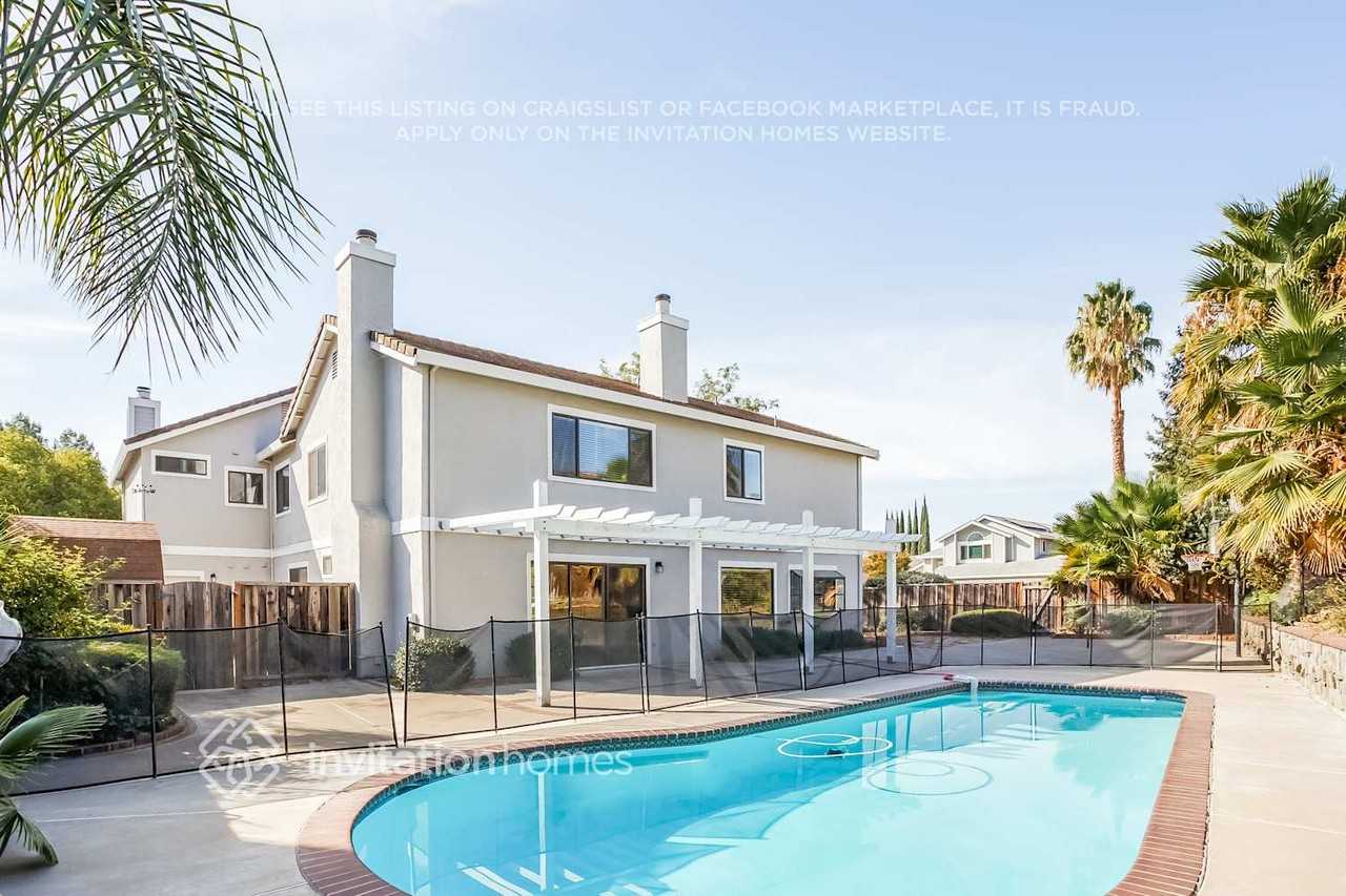 4501 Deerhorn Ct - Photo 7 of 9