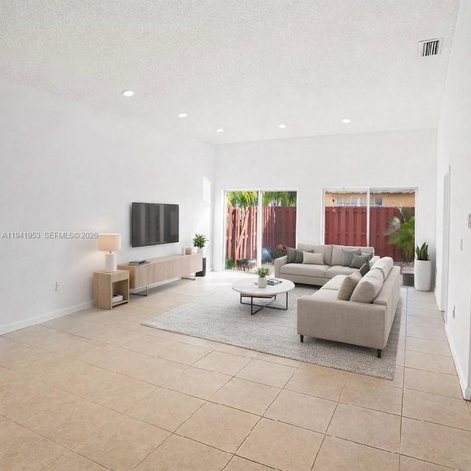 16222 Sw 102nd Ter #0 - Photo 7 of 33