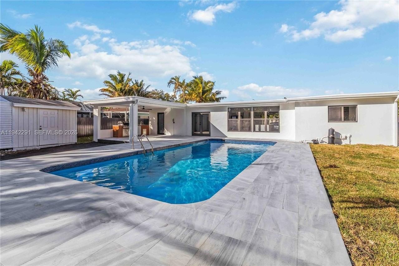 5420 Lincoln St - Photo 2 of 27