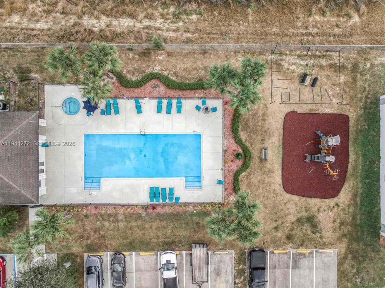 1494 Las Villas Blvd - Photo 4 of 43