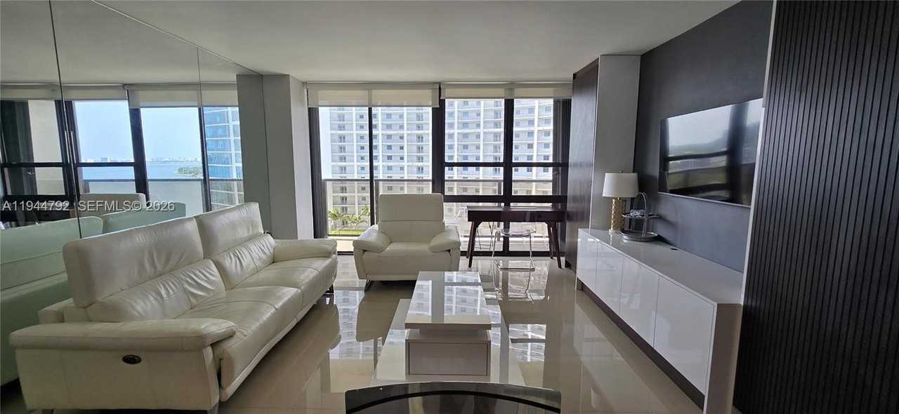 600 Ne 36th St #1509 - Photo 3 of 21