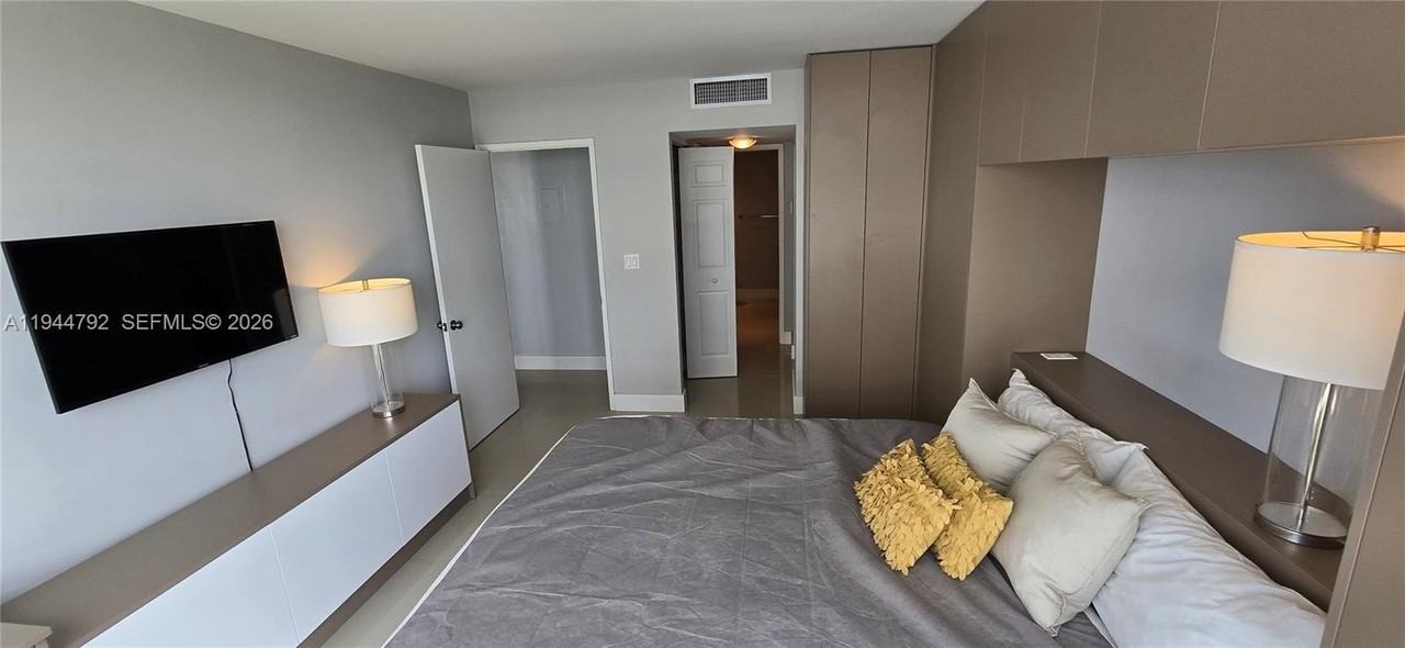 600 Ne 36th St #1509 - Photo 5 of 21