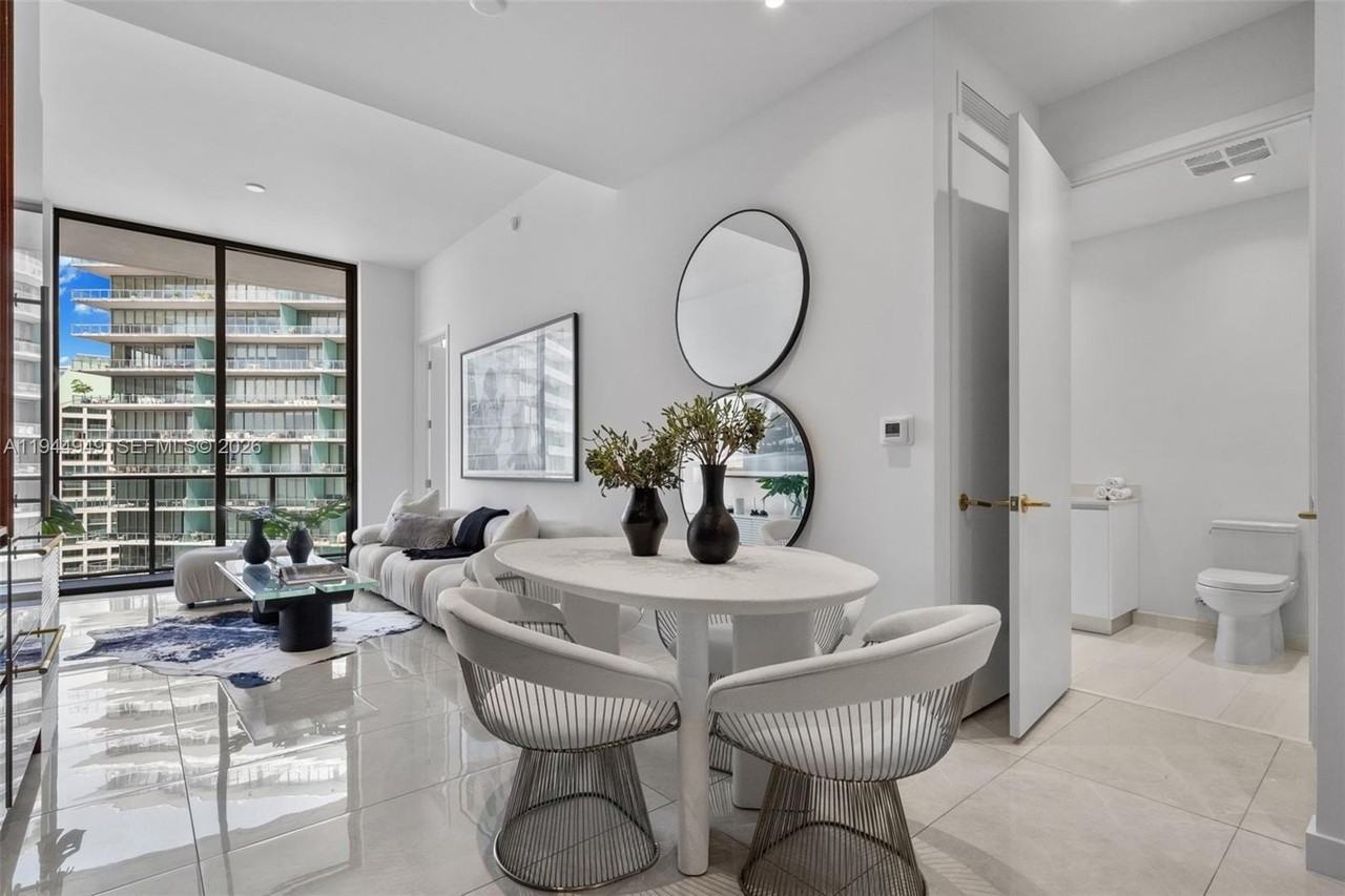 2655 S Bayshore Dr #1505 - Photo 4 of 17