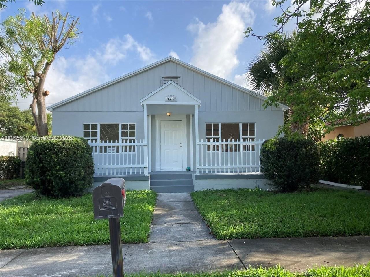 643 33rd St - Photo 2 of 13