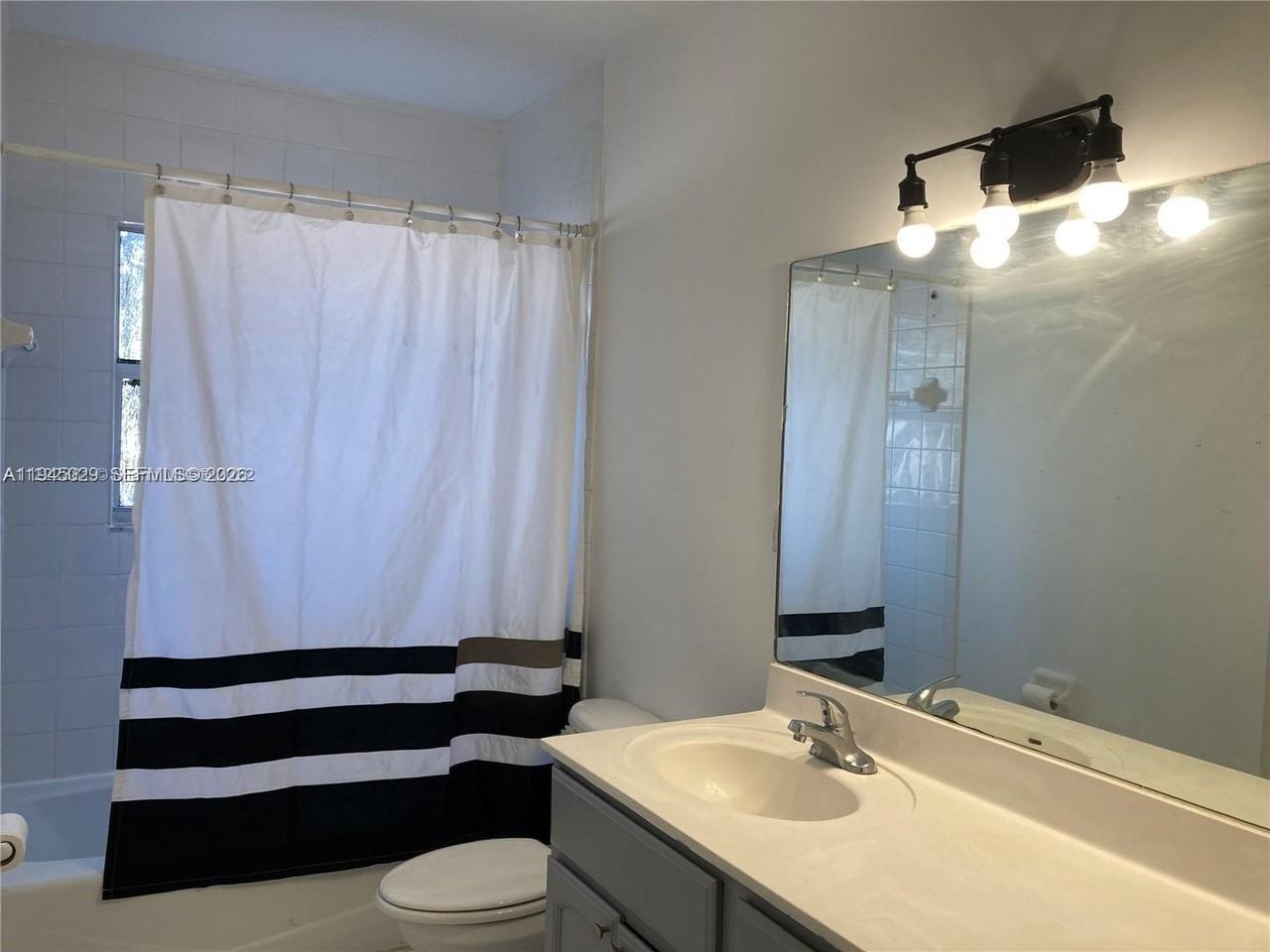 643 33rd St - Photo 7 of 13