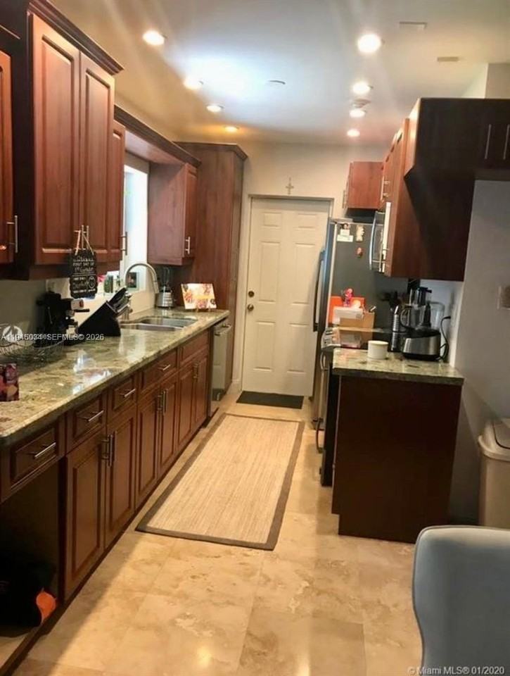 7 Nw 116th St - Photo 4 of 19