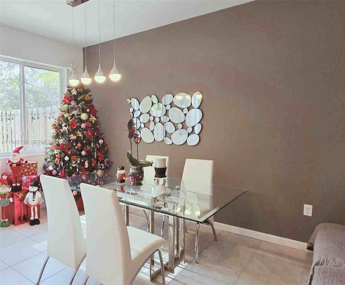 1002 Nw 208th Ter - Photo 4 of 23