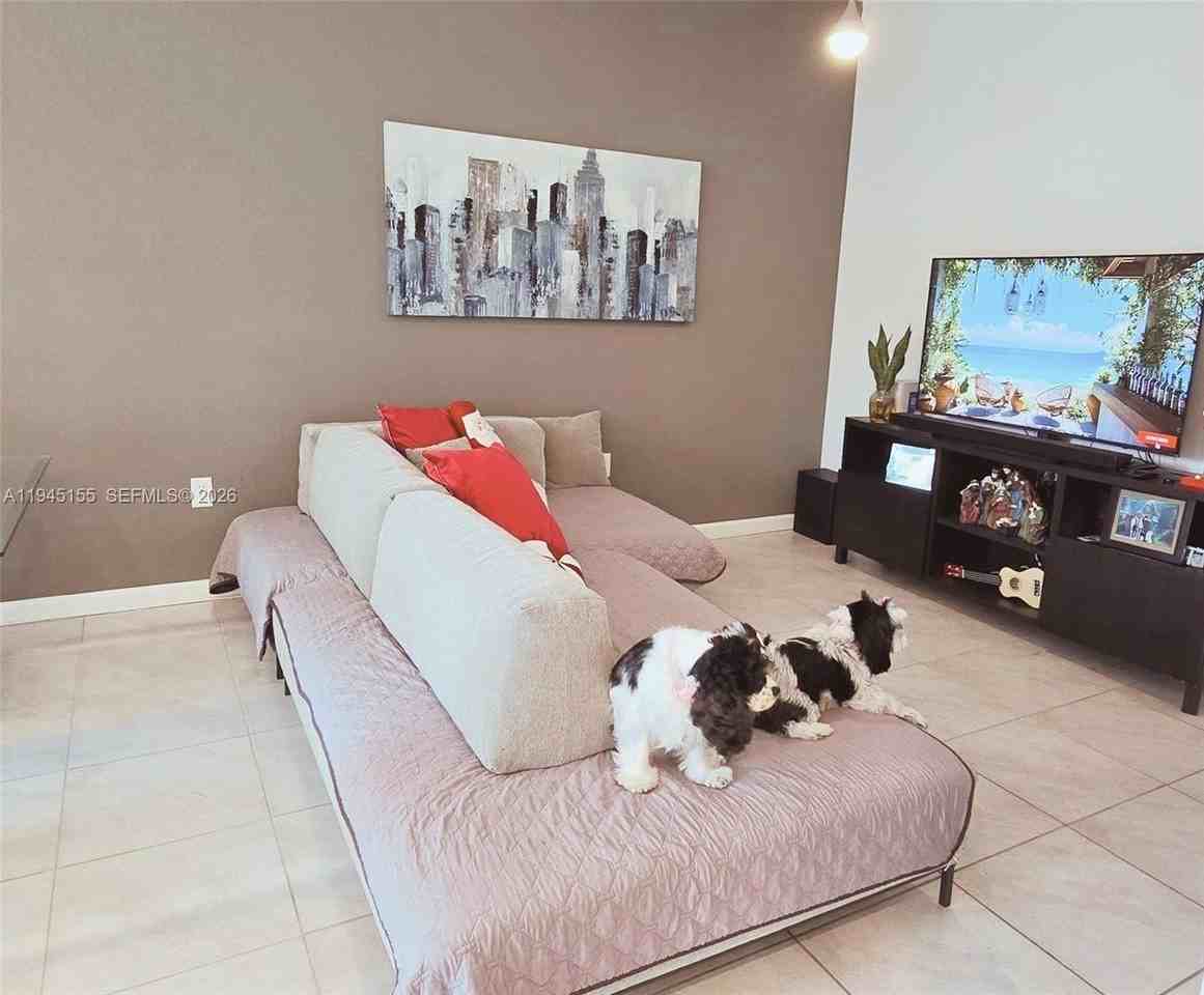 1002 Nw 208th Ter - Photo 6 of 23