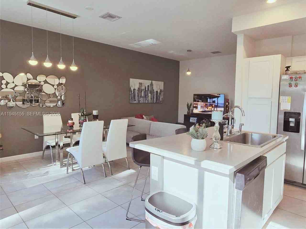 1002 Nw 208th Ter - Photo 7 of 23