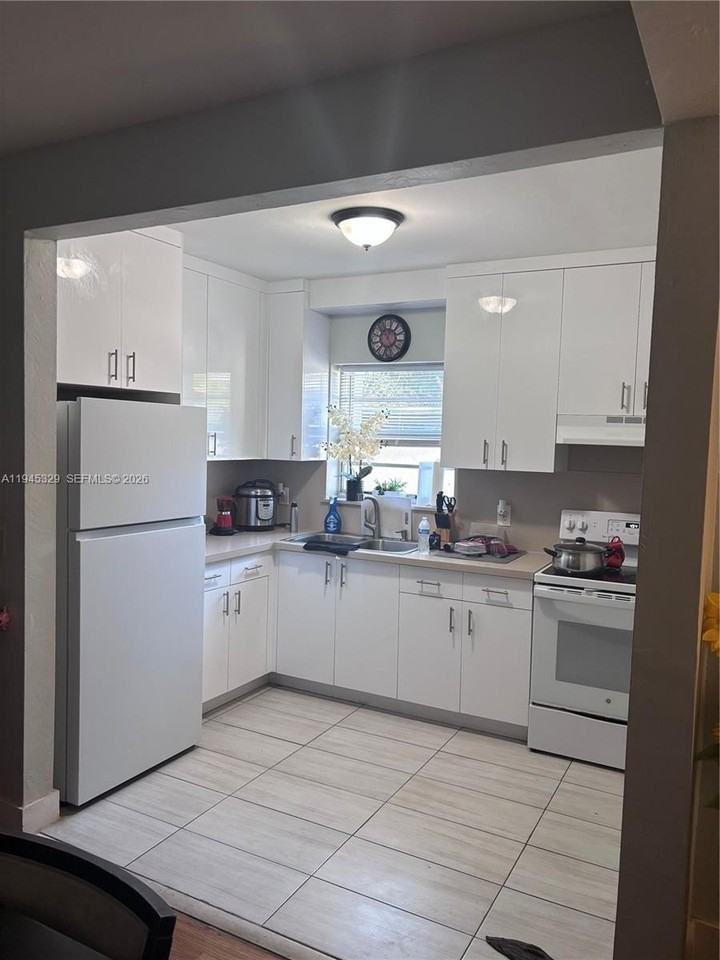 680 Ne 136th St #0 - Photo 5 of 14