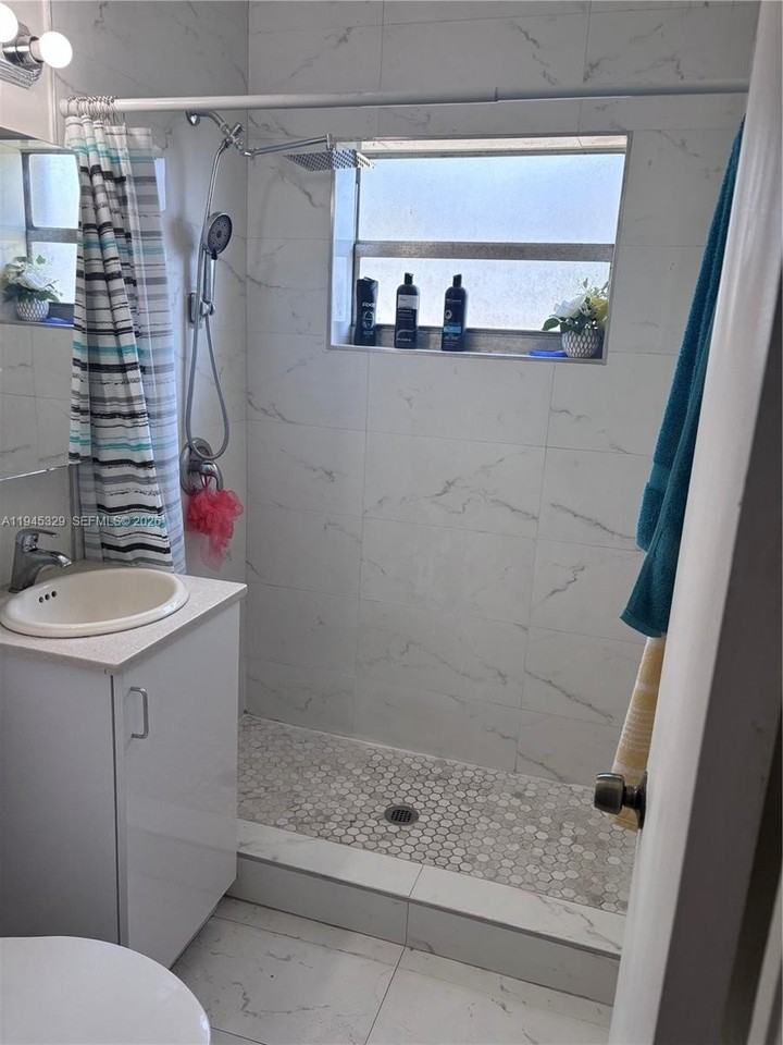 680 Ne 136th St #0 - Photo 7 of 14