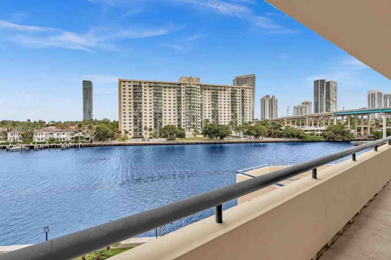 19355 Turnberry Way #3J - Photo 2 of 23