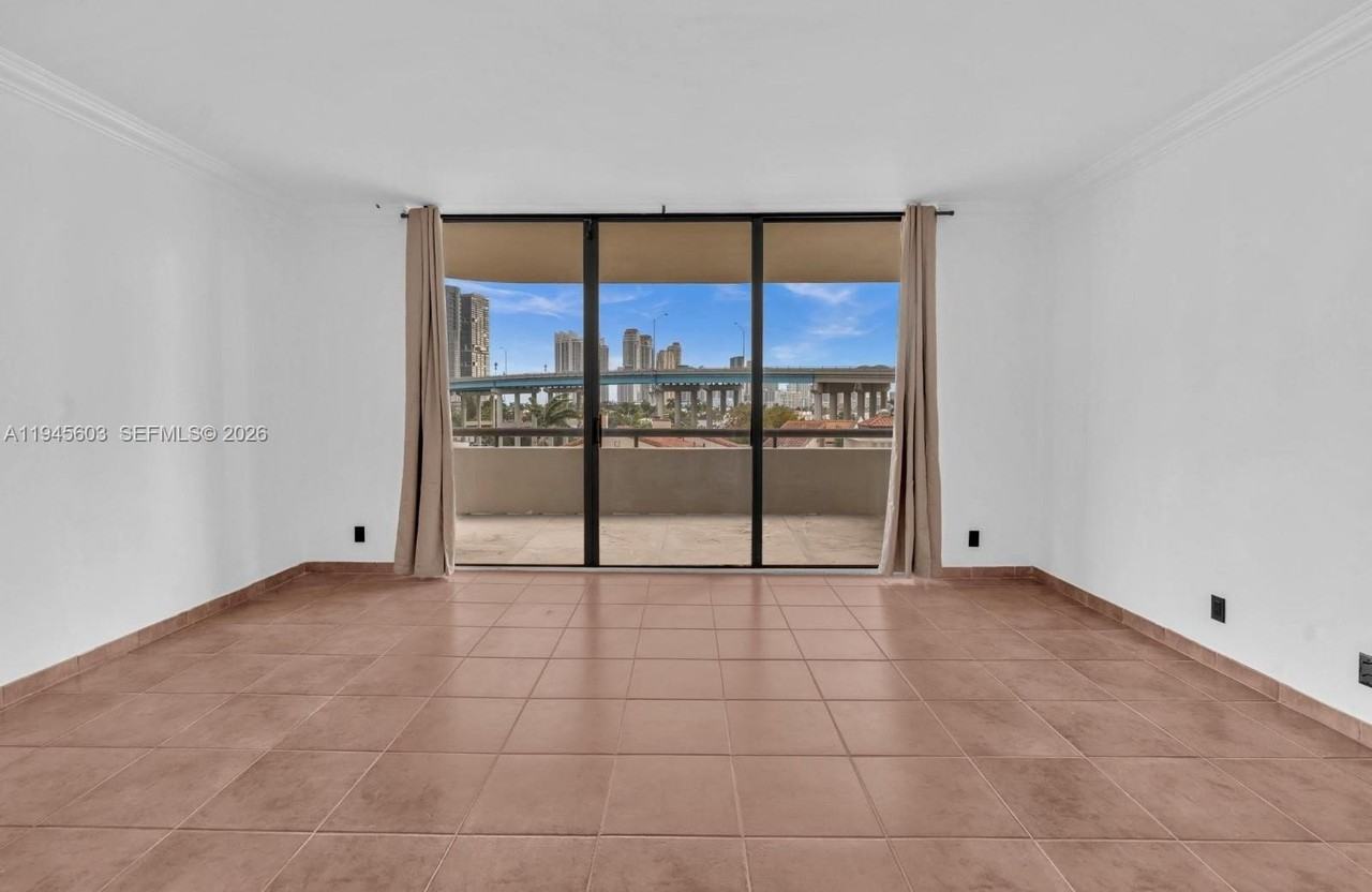 19355 Turnberry Way #3J - Photo 6 of 23