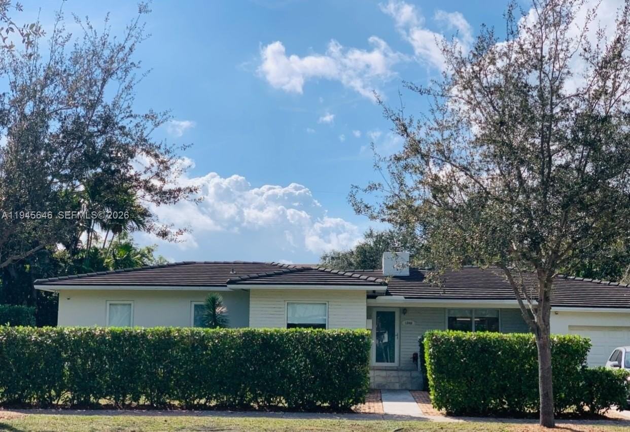 1240 S Alhambra Cir - Photo 2 of 20