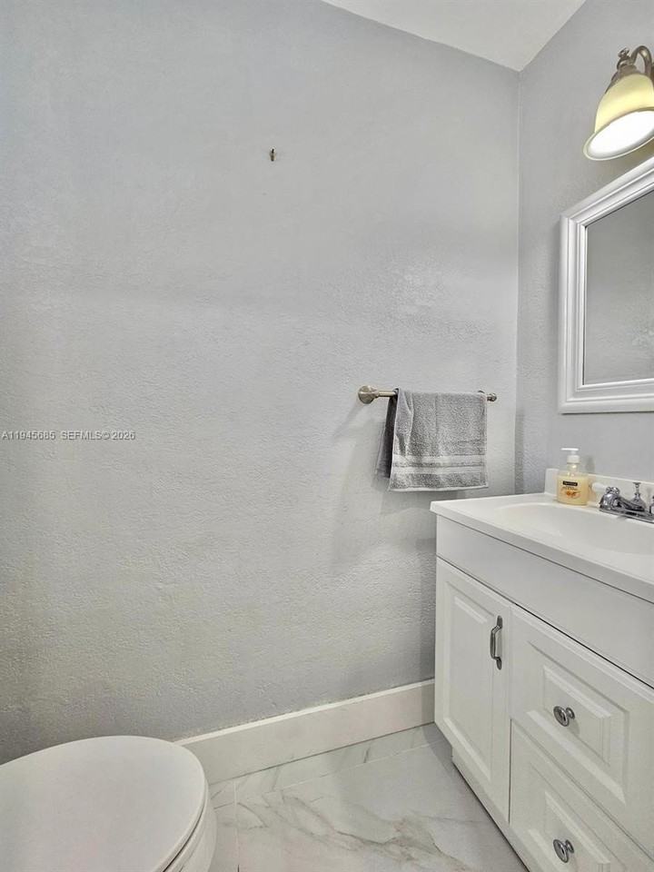 0000 W 00000 #0 - Photo 5 of 21