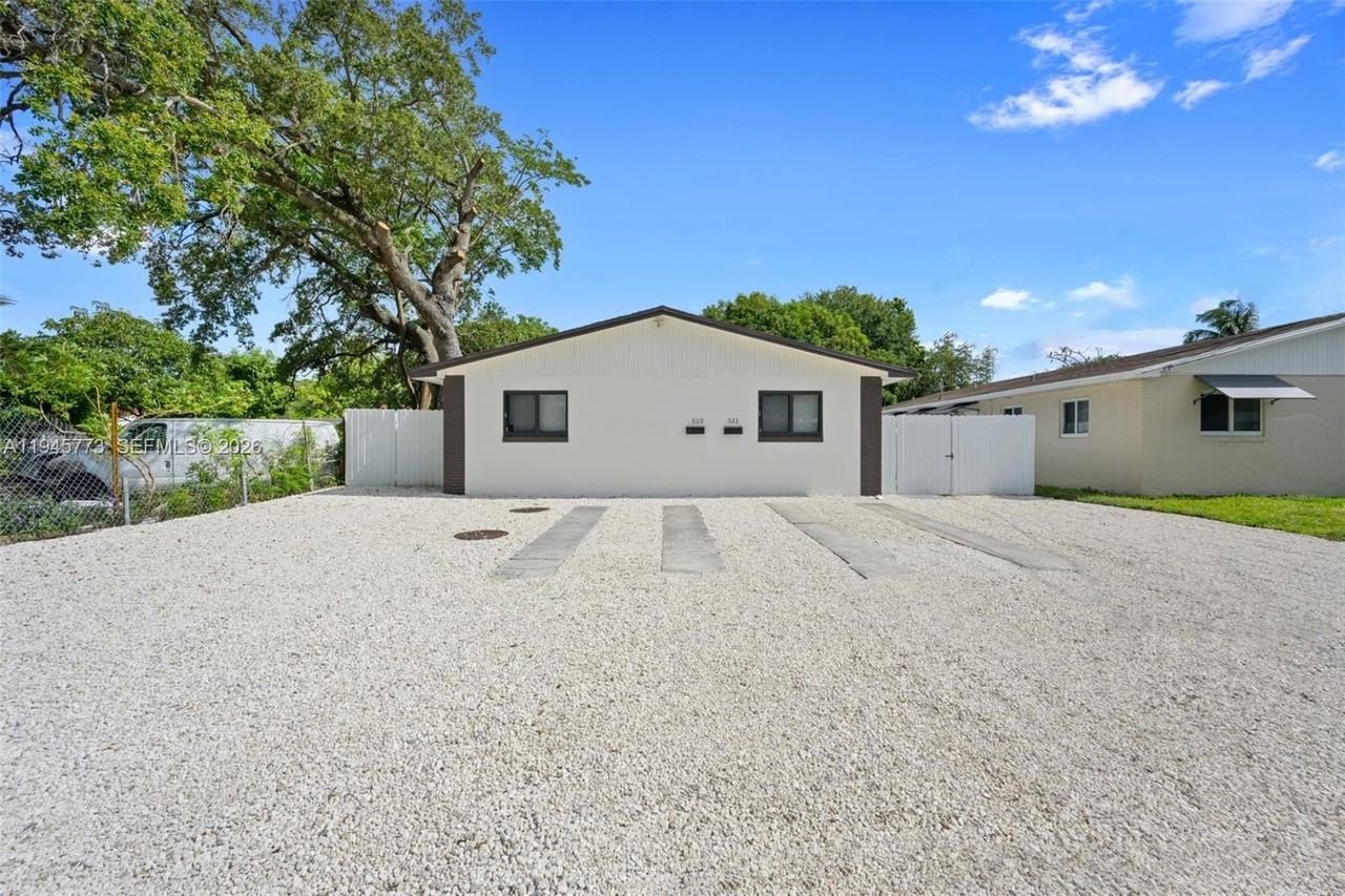 511 Nw 93rd St #513 - Photo 2 of 21