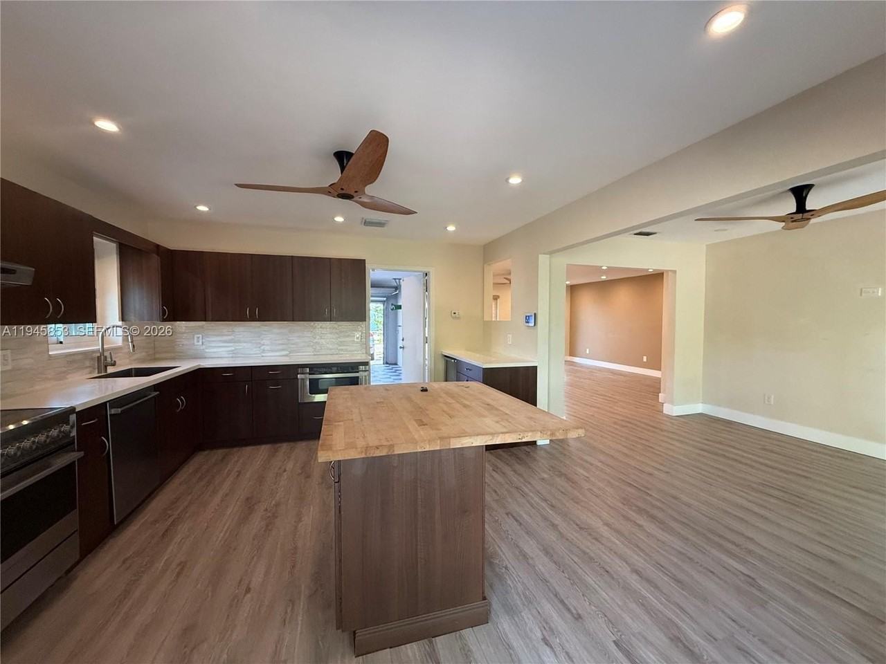 407 Se 4th Ter #407 - Photo 6 of 16