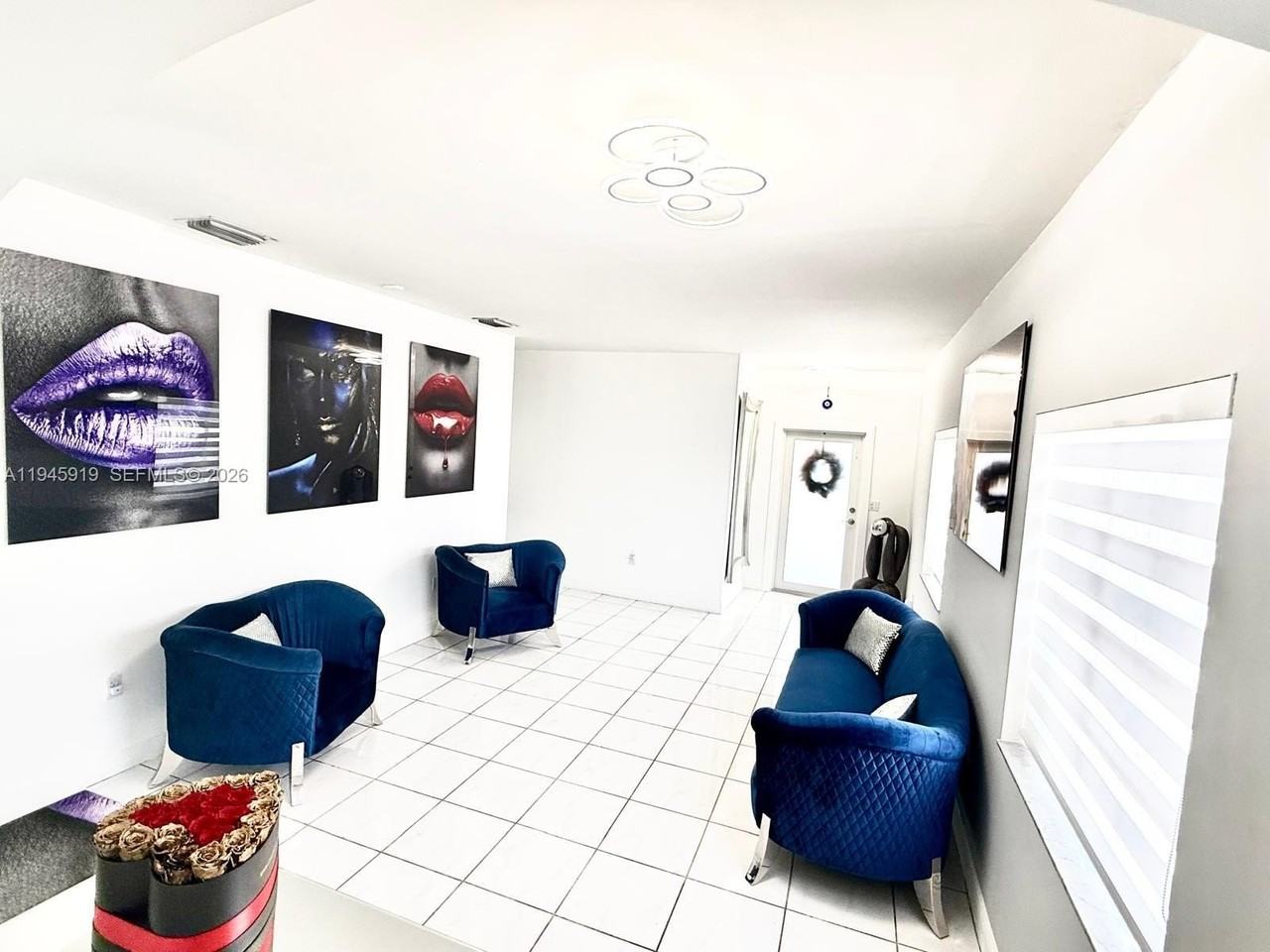 690 E 6th Pl - Photo 4 of 18