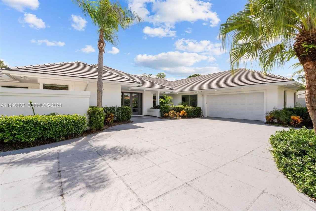 17 Surrey Rd - Photo 2 of 43