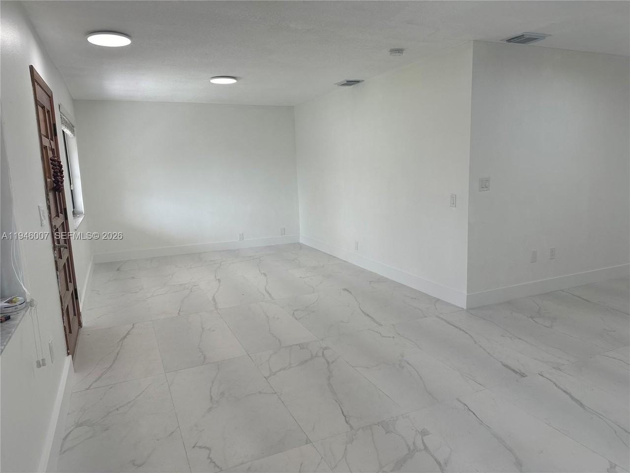 326 E 34th St - Photo 5 of 21